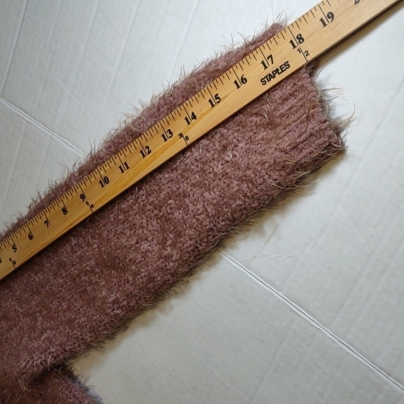 Hem & Thread fuzzy oversized pullover sweater - Picture 6 of 8